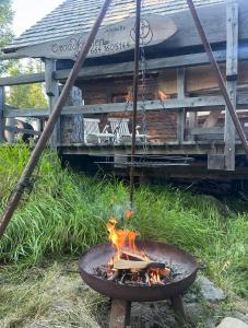 Equipo para parrilladas disponible en el chalet de montaña