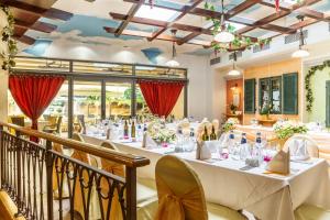 A restaurant or other place to eat at Eurostars Sofia City