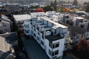 Bangunan di mana terletaknya rumah percutian