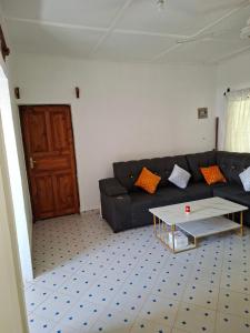 Χώρος καθιστικού στο Guguski Homes +2 φωτογραφίες