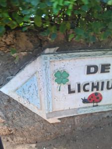 Πιστοποιητικό, βραβείο, πινακίδα ή έγγραφο που προβάλλεται στο Guguski Homes