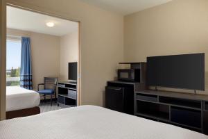 Gallery image of Super 8 by Wyndham Swan River MB in Swan River +86 photos