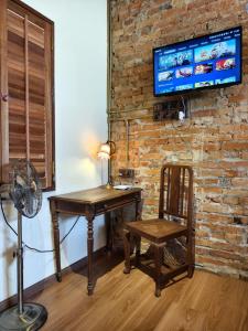 TV a/nebo společenská místnost v ubytování Brick & Blush 29 at Jonker Area