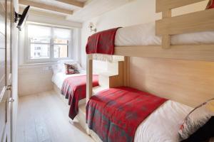 A bed or beds in a room at Val de Ruda Luxe 41 by FeelFree Rentals