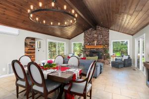 Χώρος καθιστικού στο WoodUStau