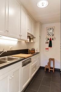 Η κουζίνα ή μικρή κουζίνα στο Chesa Saura