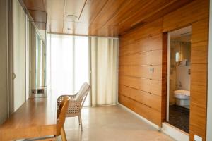 Φωτογραφία από το άλμπουμ του MARINE DRIVE - BEACH FRONT LUXURY PENTHOUSE by NIOTEL σε Kozhikode +108 φωτογραφίες