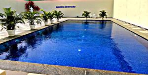 Πισίνα στο ή κοντά στο Hotel Radiance Courtyard