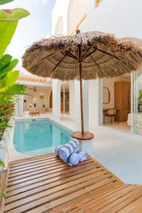 Πισίνα στο ή κοντά στο Villa Valli 4, Luxury Mediterranean Villa Bingin