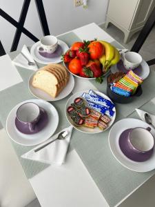 Jídlo v apartmánu nebo okolí + 22 fotografií