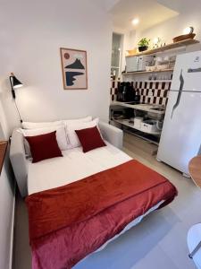 Una cocina o cocineta en Charming loft in Catete with cinema! 3 minutes from the subway!