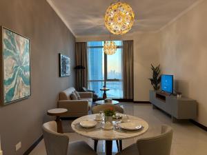 Ảnh trong thư viện ảnh của Modern comfort in a compact spacious studio one or two bedroom retreats ở Manama