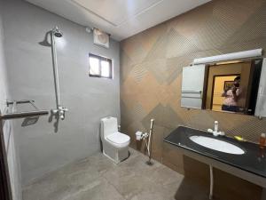 Ένα μπάνιο στο Arqam Residency Luxury Residence Hotel +16 φωτογραφίες