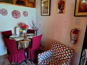 Χώρος καθιστικού στο Ruths Guest House Private 1 Bedroom Home