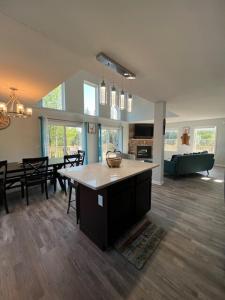 Η κουζίνα ή μικρή κουζίνα στο Chalet Montelago in The Hideout +51 φωτογραφίες