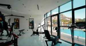 Γυμναστήριο ή/και όργανα γυμναστικής στο شاليهات روز الحديقة