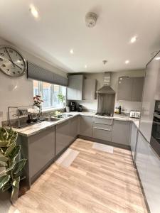 Imagen de la galería de Spacious and Bright modern Home, en Cropredy
