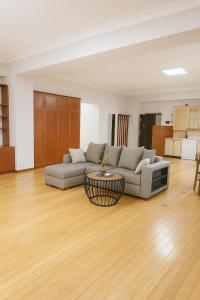 Χώρος καθιστικού στο Yerevan Hotel