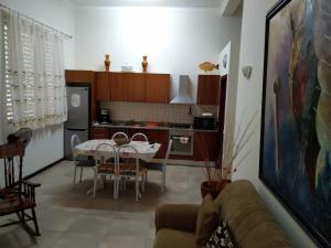 Η κουζίνα ή μικρή κουζίνα στο Apartamento T3 em Alto Miramar