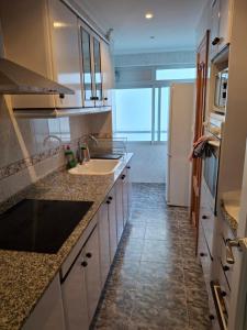 Η κουζίνα ή μικρή κουζίνα στο Solimar Cullera