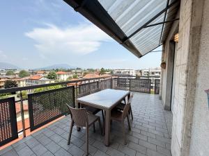 Balkoni atau teres di SkyLoft Bergamo - Attico Chic con Panorama Unico