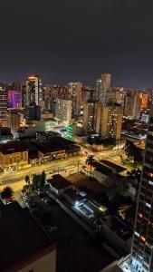 Vista generica su Curitiba o vista sulla città dall'interno dell'appartamento