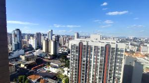 Vista generica su Curitiba o vista sulla città dall'interno dell'appartamento