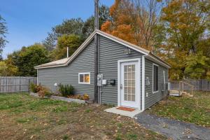 Το κτήριο όπου στεγάζεται  η παραθεριστική κατοικία