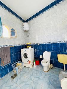 Koupelna v ubytování ايـو كـاتو