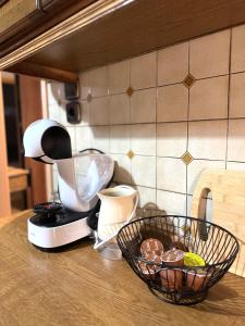 イエリソスにあるEricius Houseの- キッチンカウンター(ミキサー、食品バスケット付)