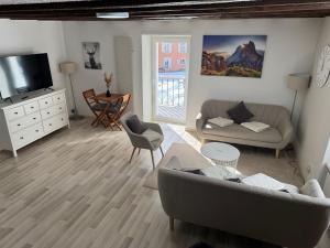 Televisyen dan/atau pusat hiburan di Blue Sky Apartments
