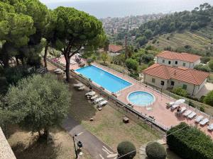 Bazén v ubytování Hotel Riviera Belsoggiorno nebo v jeho okolí