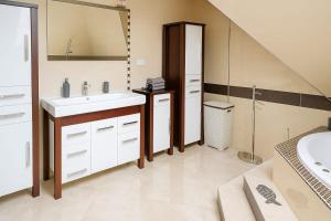 Ένα μπάνιο στο Dworek pod Jeżową Wodą +52 φωτογραφίες