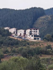 Gallery image of Вилно селище PARADISE VIEW in Sarnitsa