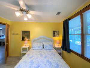 Postel nebo postele na pokoji v ubytování Corner Pocket