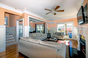 TV a/nebo společenská místnost v ubytování Hannah's Choice