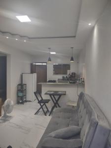 Kuchyň nebo kuchyňský kout v ubytování Casa com 2 Quartos e Churrasqueira, No Alto da Rasa