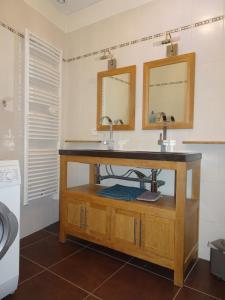 Φωτογραφία από το άλμπουμ του Les Calades de Suze - Vieilles pierres et espace détente spa et sauna privatif σε Suze-la-Rousse