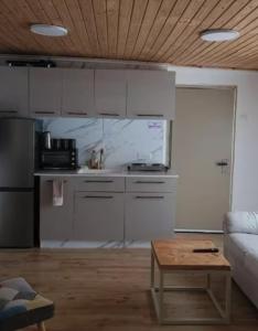 Η κουζίνα ή μικρή κουζίνα στο Kasa R