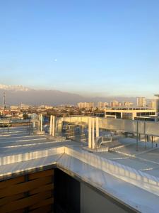 una vista desde la azotea de un edificio en Park and Movistar Arenas D106, en Santiago