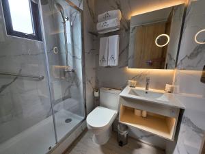 Ένα μπάνιο στο Arka Hotel
