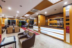 A seating area at Galaxy Beach Hotel Alanya