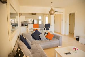 Χώρος καθιστικού στο Nayah Stays, Joubal Lagoons Terrace