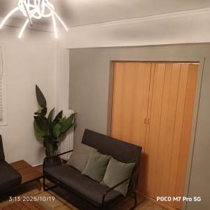 Χώρος καθιστικού στο Quiet room, hall, shared bathroom and kitchen +5 φωτογραφίες