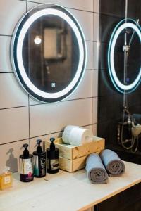Φωτογραφία από το άλμπουμ του Quiet room, hall, shared bathroom and kitchen στην Αθήνα