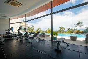 Γυμναστήριο ή/και όργανα γυμναστικής στο C242 Panoramic Sea View 2BR Infinity Pool & Gym