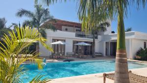 Bazén v ubytování Luxury 4 BR Villa nebo v jeho okolí + 6 fotografií