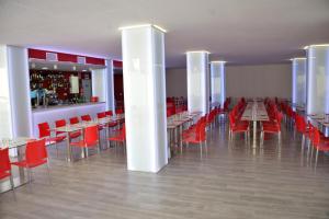 ห้องอาหารหรือที่รับประทานอาหารของ Hostal El Júcar