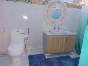 Ένα μπάνιο στο Beach Apartment