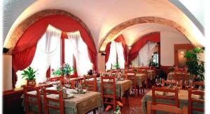 Restaurace v ubytování Albergo Scarpone